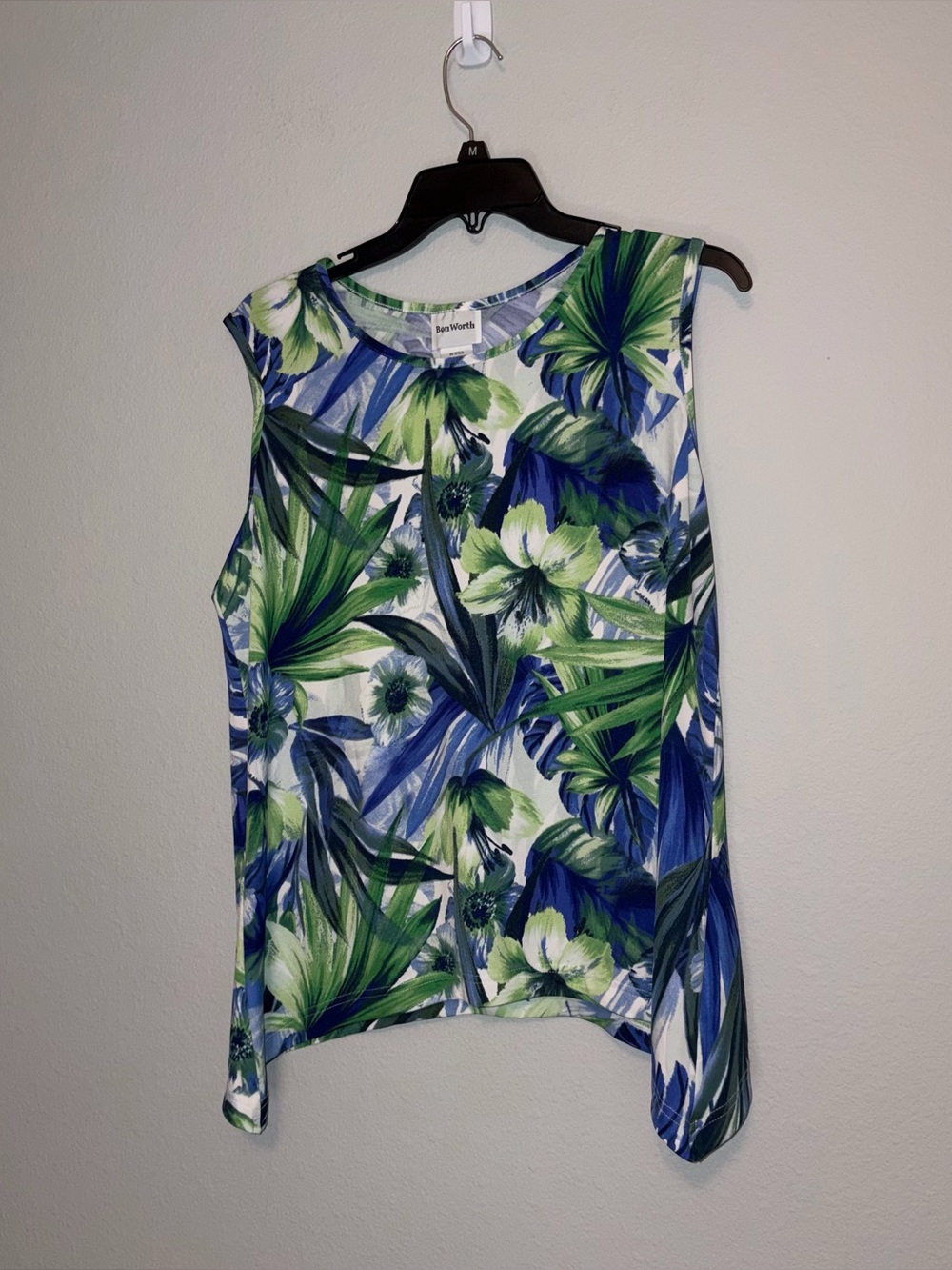 BonWorth Sleeveless Floral Top Size SP
